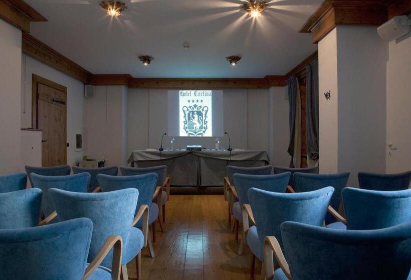 هتل Cortina