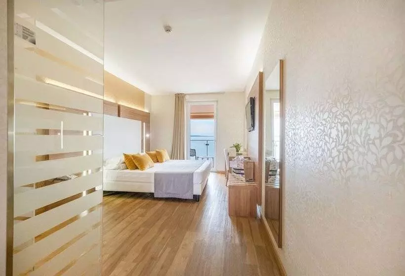 هتل Kriss Internazionale