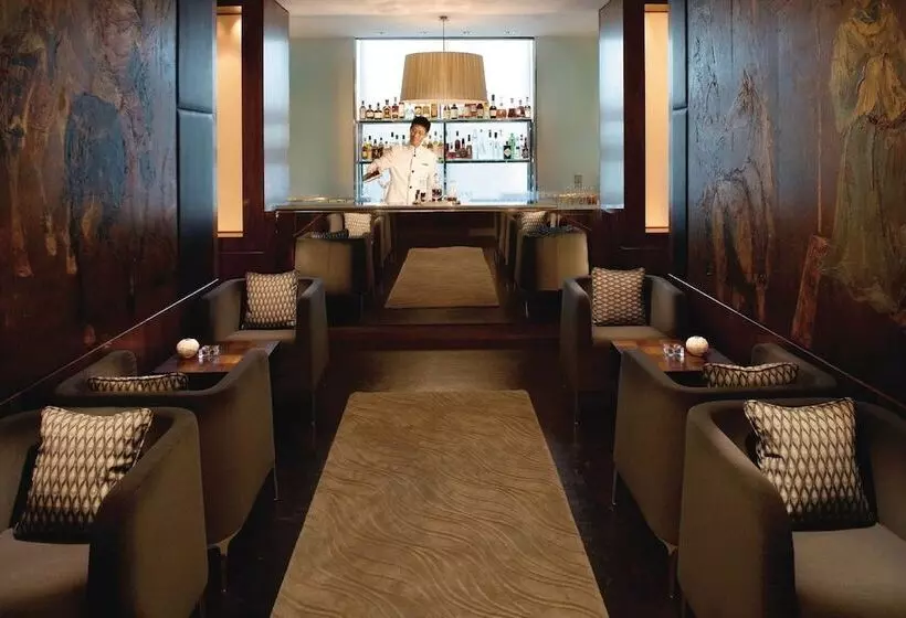 هتل Mandarin Oriental Hong Kong