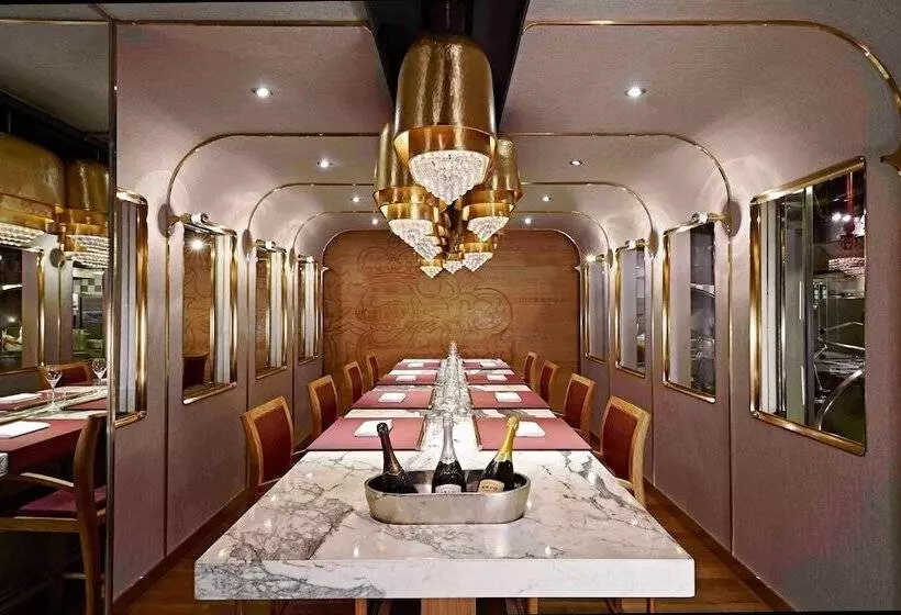 هتل Mandarin Oriental Hong Kong