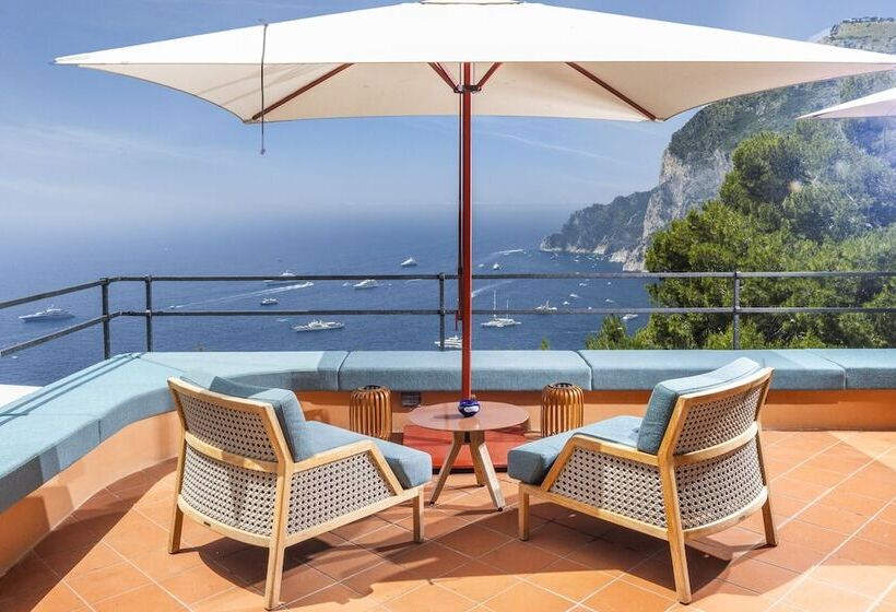 هتل Punta Tragara