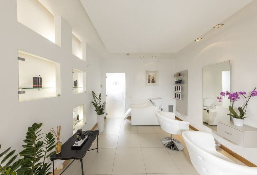 هتل Punta Tragara