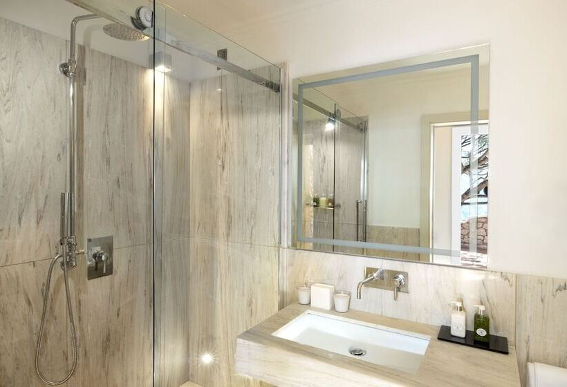 هتل Punta Tragara