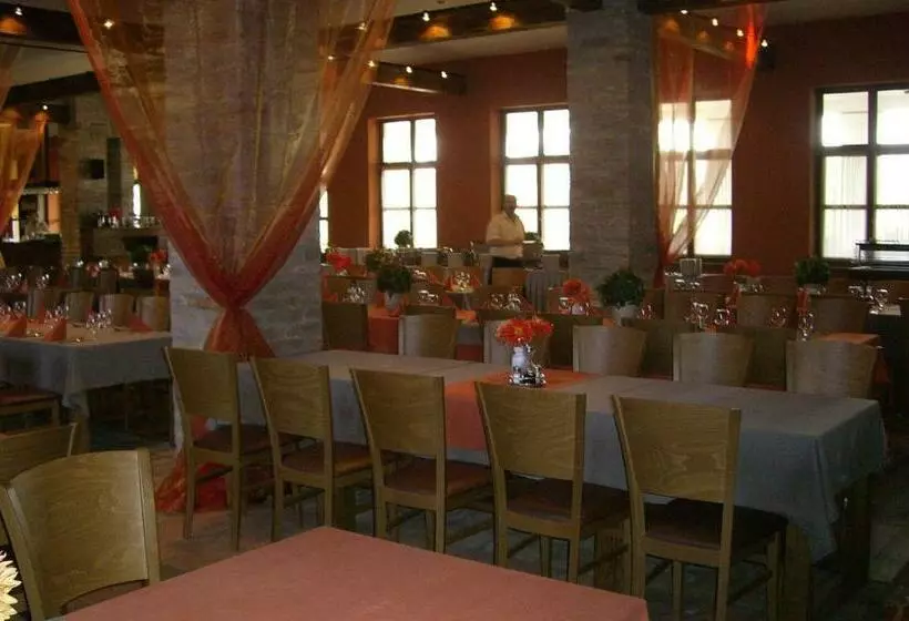 호텔 Sarlóspuszta Club