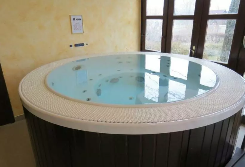 호텔 Sarlóspuszta Club