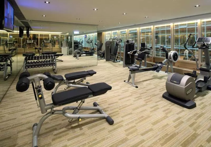 The Royal Pacific Hotel & Towers