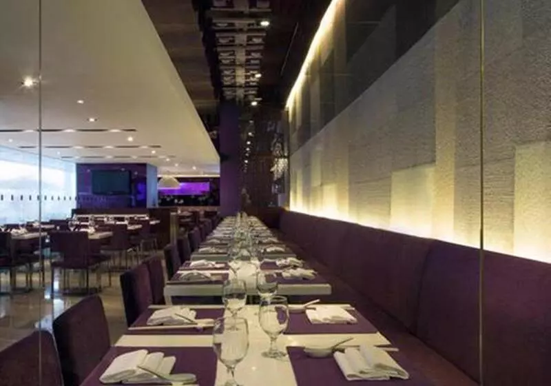 The Royal Pacific Hotel & Towers