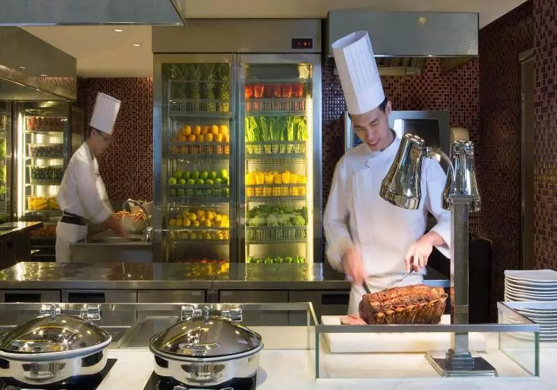 The Royal Pacific Hotel & Towers