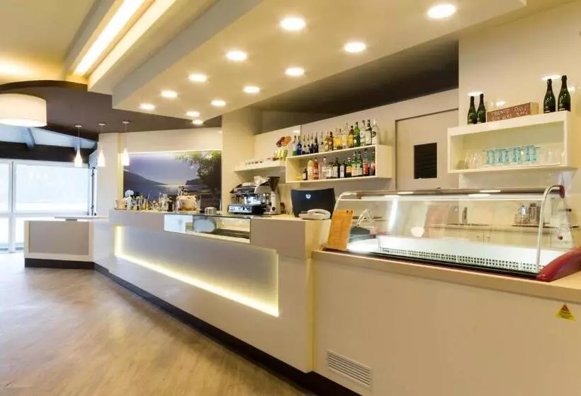 Отель Capo Reamol