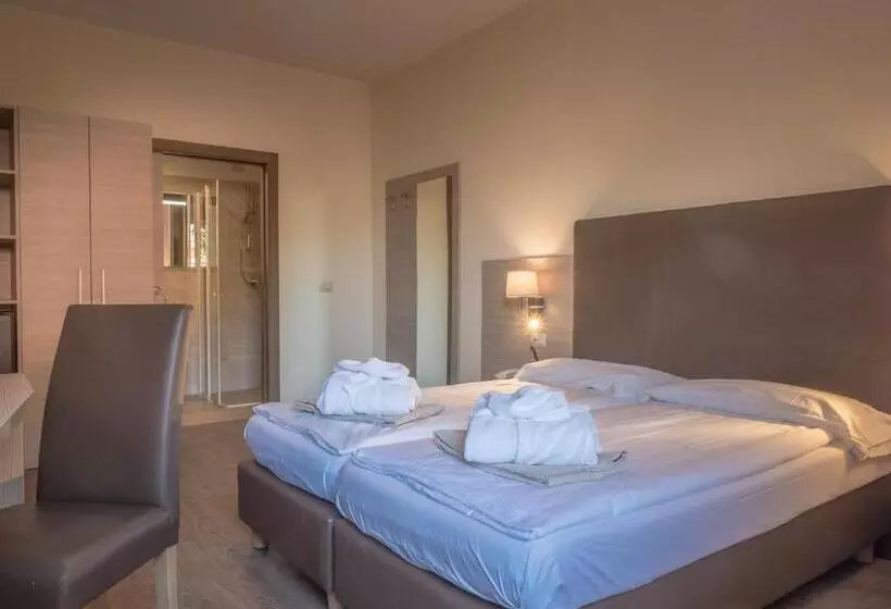 Отель Capo Reamol