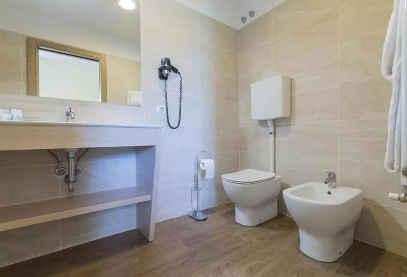 Отель Capo Reamol