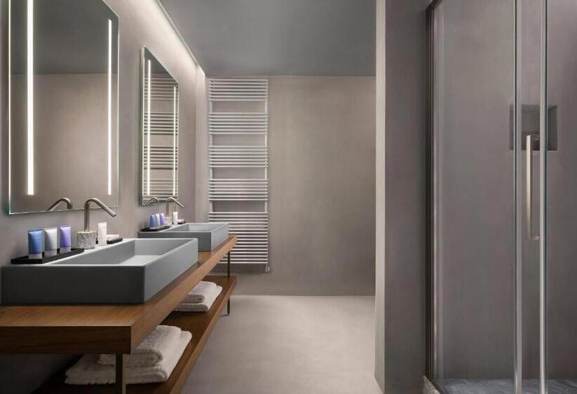 هتل Grand Universe Lucca, Autograph Collection