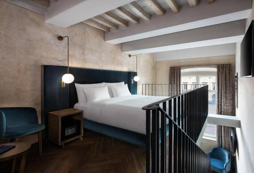 هتل Grand Universe Lucca, Autograph Collection