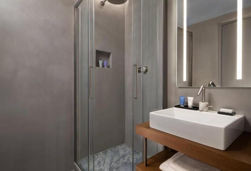 هتل Grand Universe Lucca, Autograph Collection