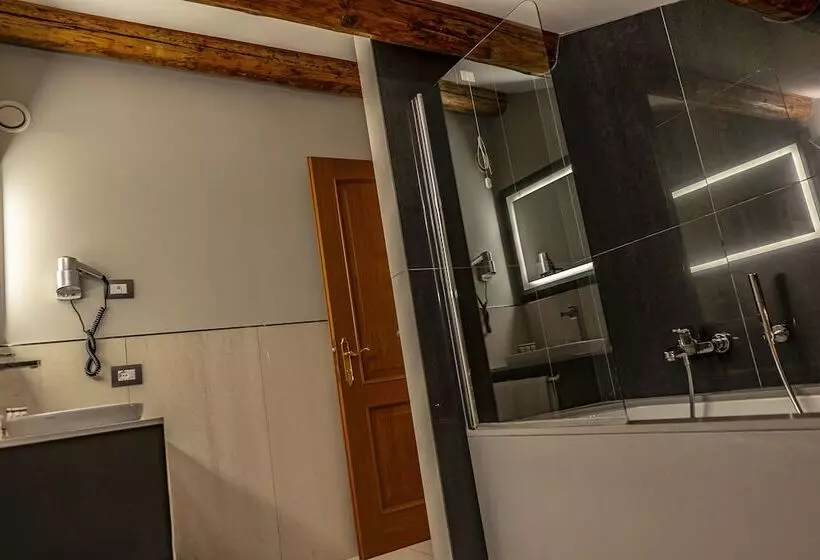 هتل Grande Italia