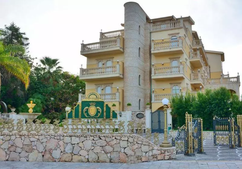 Hellenia Yachting Hotel & Spa