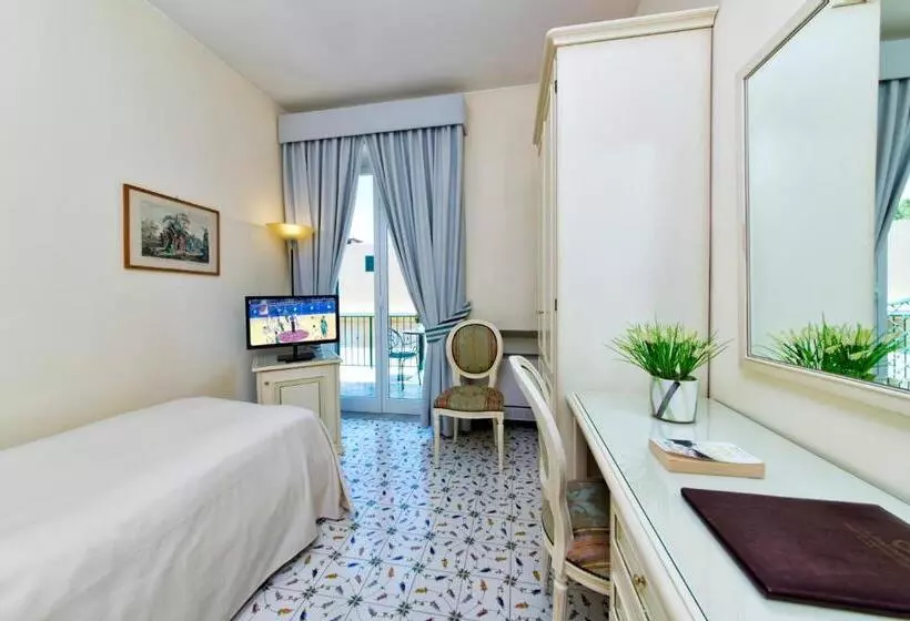 בית מלון כפרי La Reginella Resort & Spa