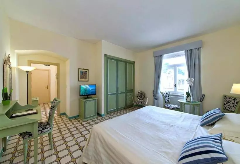 בית מלון כפרי La Reginella Resort & Spa