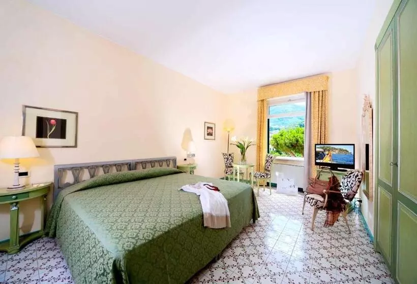 בית מלון כפרי La Reginella Resort & Spa