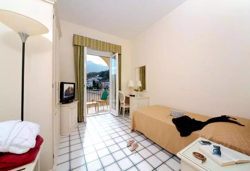 בית מלון כפרי La Reginella Resort & Spa