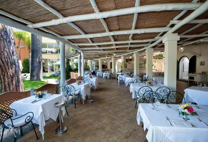 בית מלון כפרי La Reginella Resort & Spa