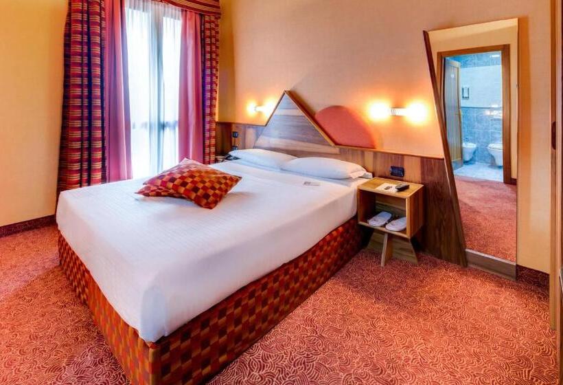 La Villa   Sure Hotel Collection By Best Western