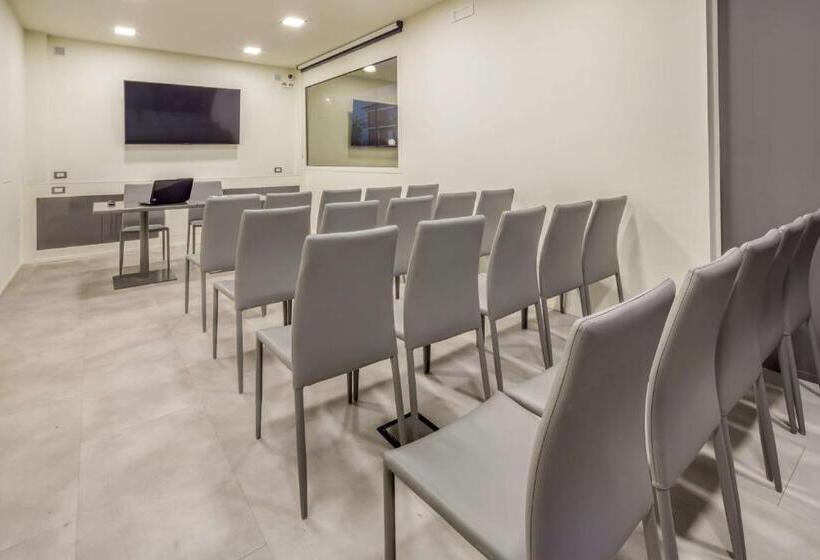 La Villa   Sure Hotel Collection By Best Western