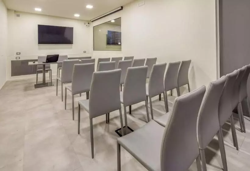 La Villa   Sure Hotel Collection By Best Western