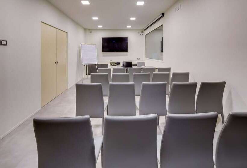 La Villa   Sure Hotel Collection By Best Western