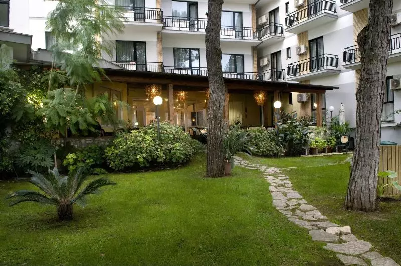 בית מלון כפרי Park