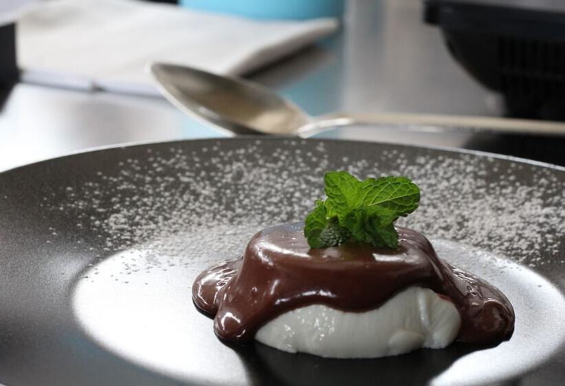 هتل Puntaquattroventi