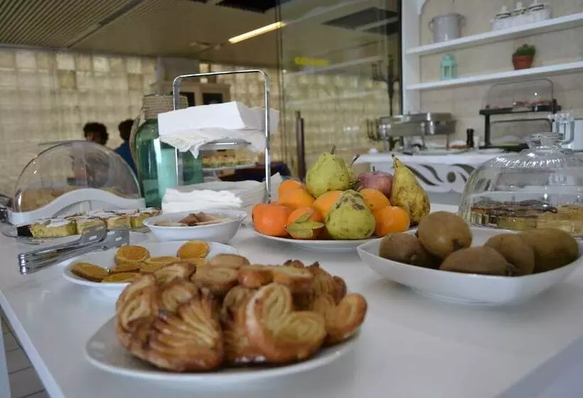 ホテル Puntaquattroventi