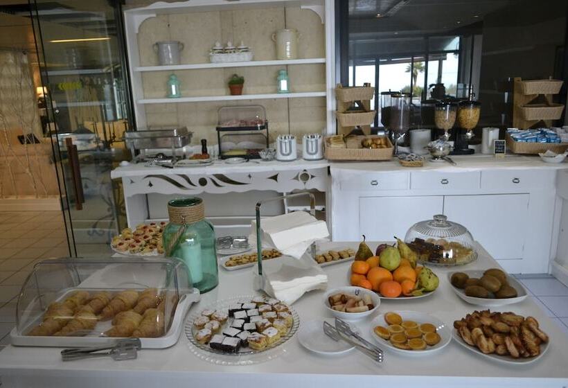 هتل Puntaquattroventi