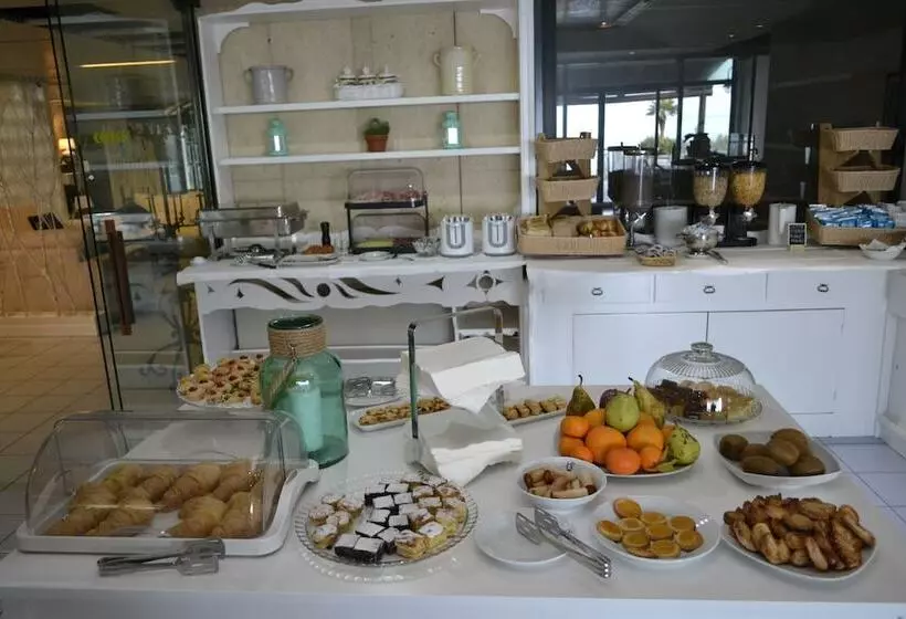 ホテル Puntaquattroventi