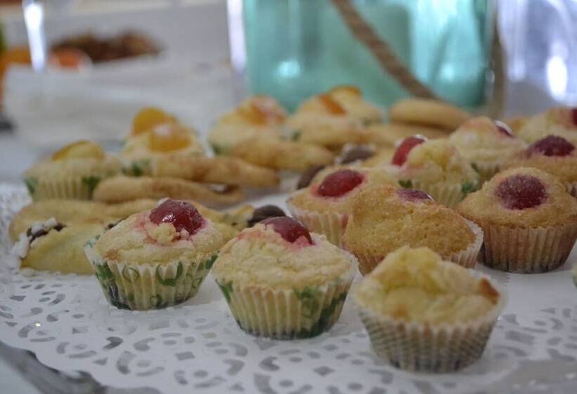 هتل Puntaquattroventi