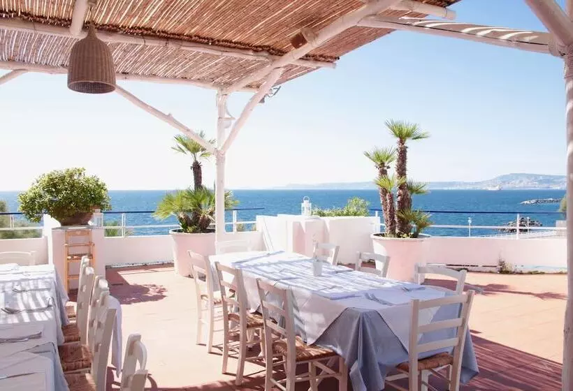 ホテル Puntaquattroventi