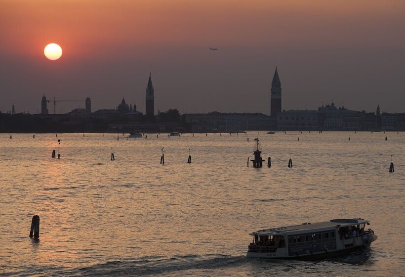 בית מלון כפרי Riviera Venezia Lido