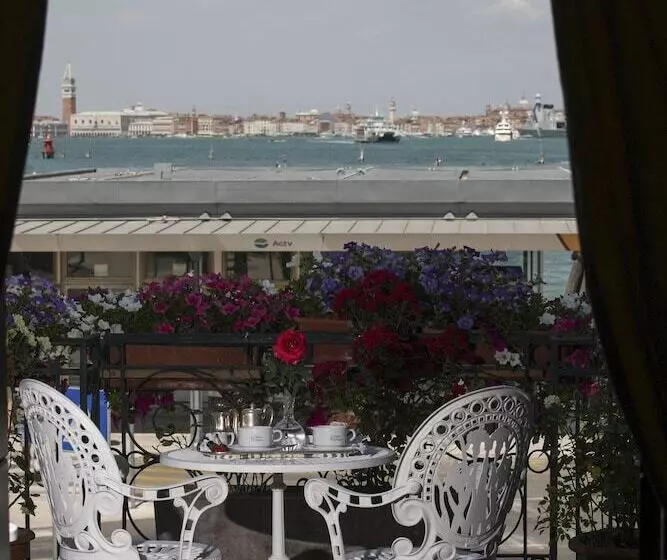 ホテル Riviera Venezia Lido