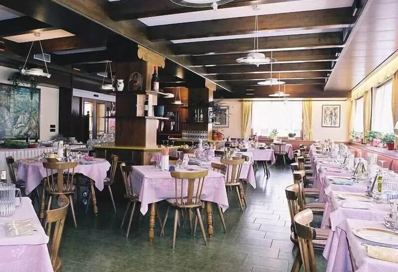 ホテル Stella Alpina