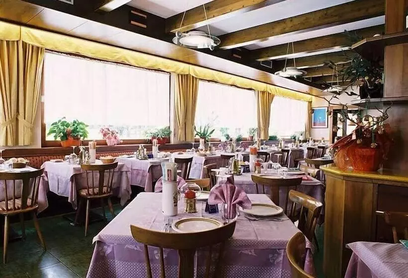 ホテル Stella Alpina