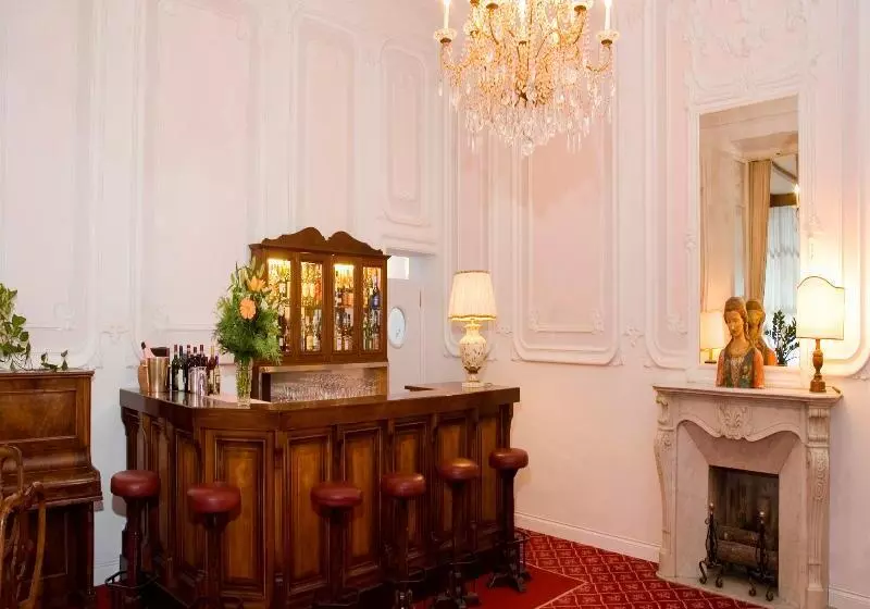 هتل Villa Carlotta