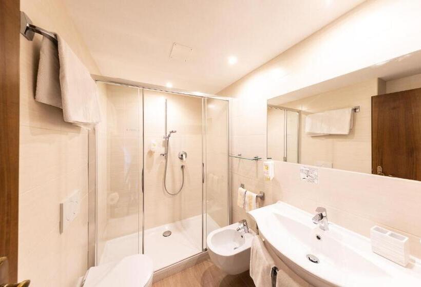 Solaia Hotel & Guesthouse