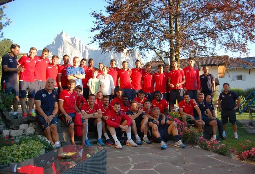 Solaia Hotel & Guesthouse