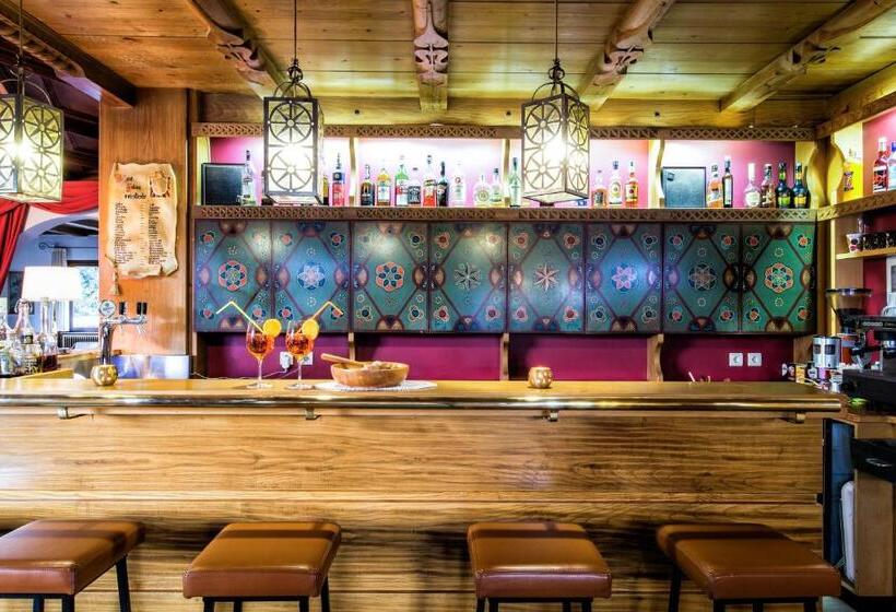 Solaia Hotel & Guesthouse