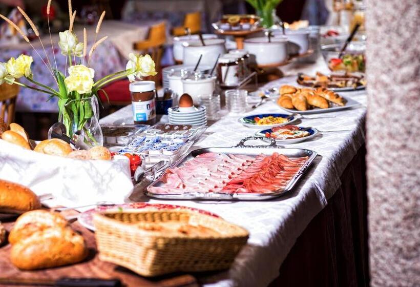 Solaia Hotel & Guesthouse