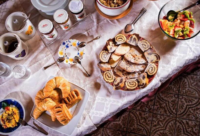 Solaia Hotel & Guesthouse