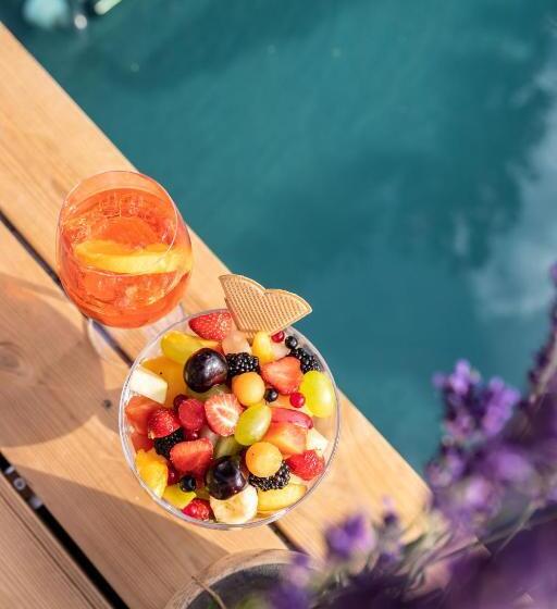 Solaia Hotel & Guesthouse