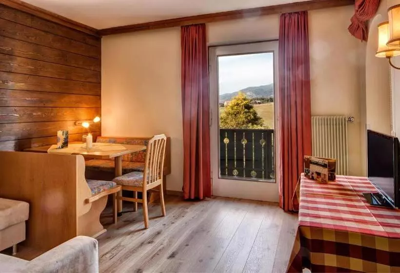 Solaia Hotel & Guesthouse