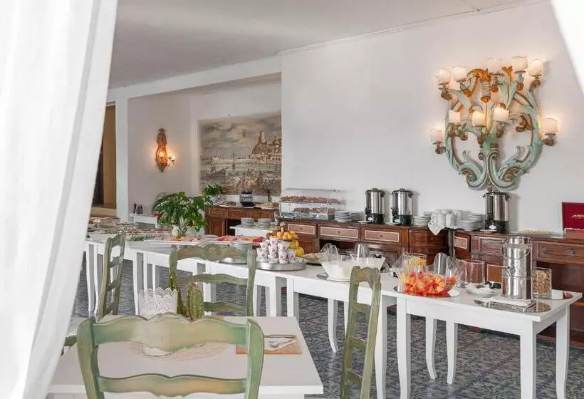 호텔 Chiaia Di Luna