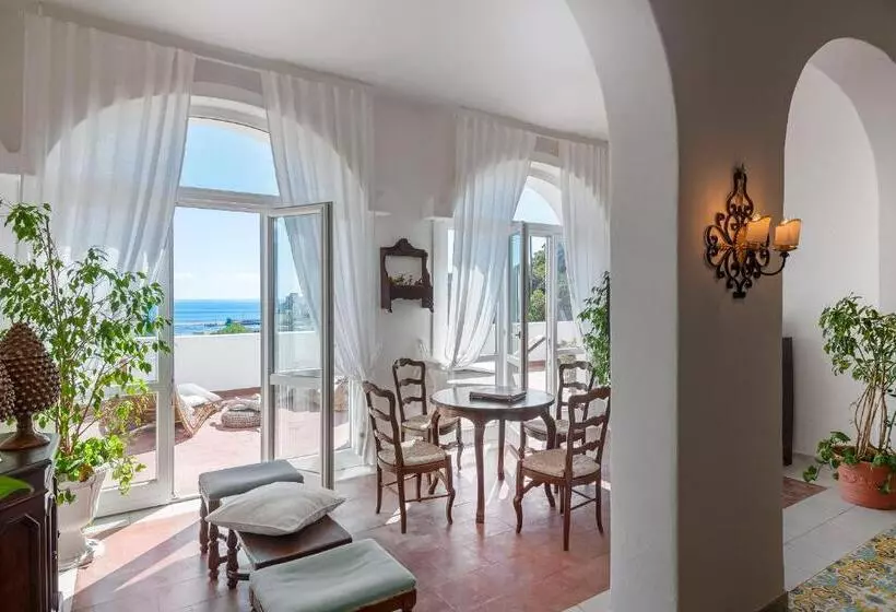 호텔 Chiaia Di Luna